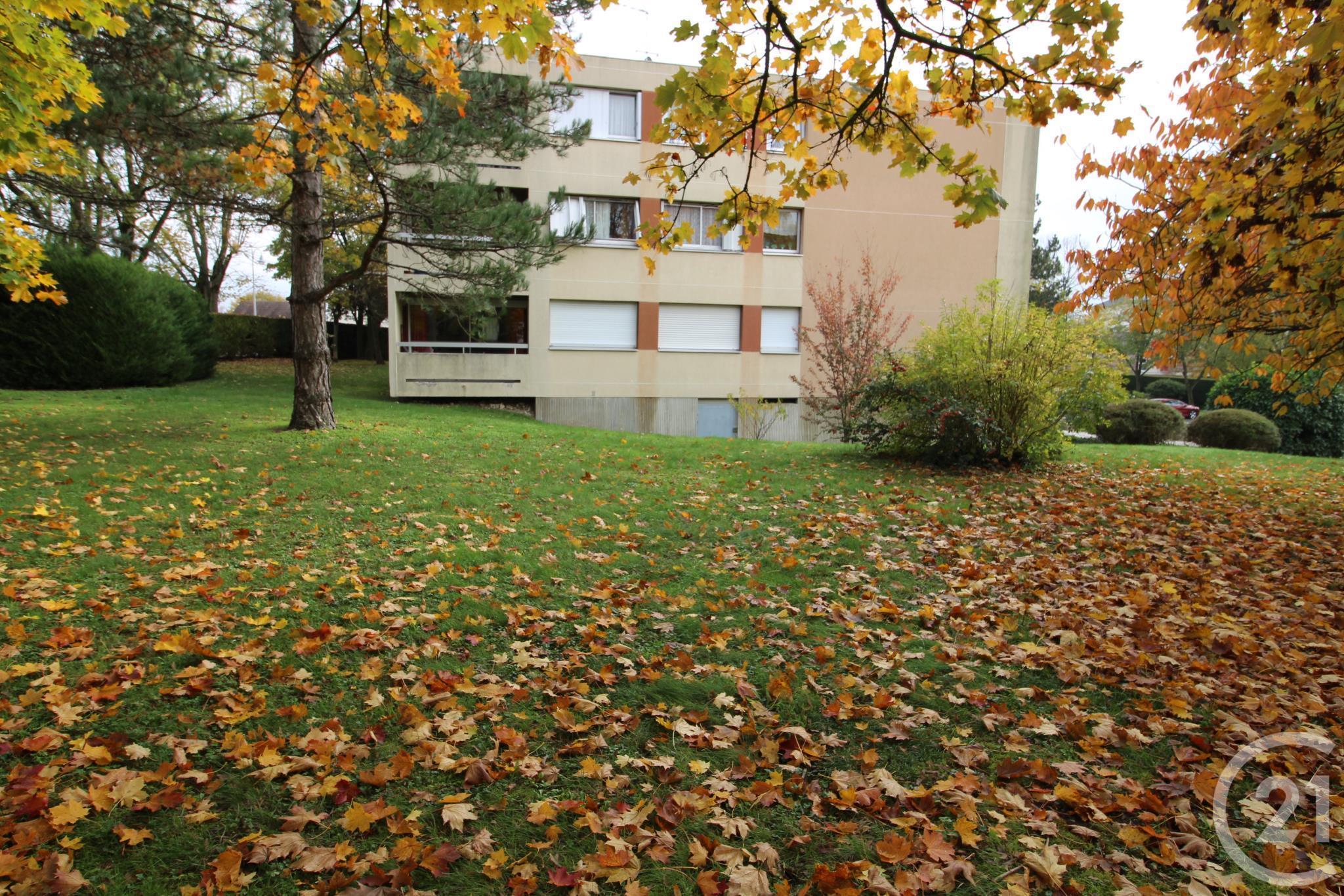 Appartement F2 à louer - 2 pièces - 47 m2 - ST FARGEAU PONTHIERRY - 77 - ILE-DE-FRANCE