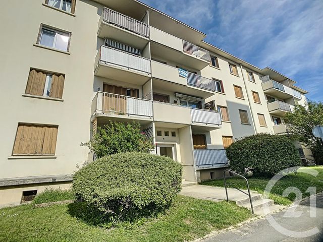 Appartement F5 à louer - 5 pièces - 87.3 m2 - ST FARGEAU PONTHIERRY - 77 - ILE-DE-FRANCE - Century 21 Domaine Du Parc