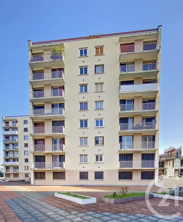 Appartement F1 à louer - 1 pièce - 24.6 m2 - MELUN - 77 - ILE-DE-FRANCE - Century 21 Domaine Du Parc