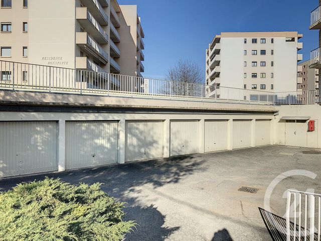 parking à louer - 10.0 m2 - MELUN - 77 - ILE-DE-FRANCE - Century 21 Domaine Du Parc