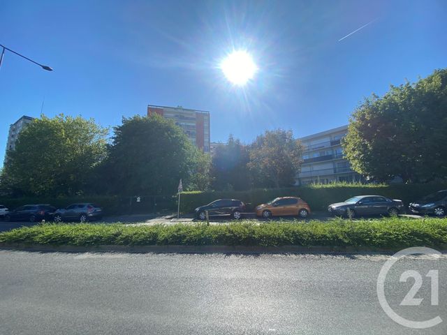 parking - LE MEE SUR SEINE - 77