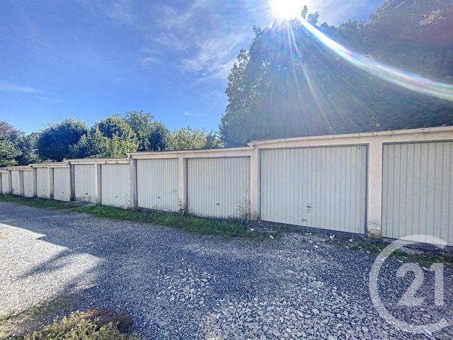 parking à louer - 15.0 m2 - MELUN - 77 - ILE-DE-FRANCE - Century 21 Domaine Du Parc