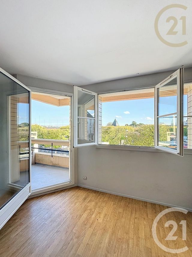 Appartement F2 à vendre - 2 pièces - 49.7 m2 - ST FARGEAU PONTHIERRY - 77 - ILE-DE-FRANCE - Century 21 Domaine Du Parc