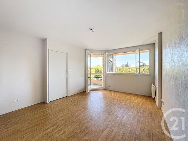 Appartement F2 à vendre - 2 pièces - 49.7 m2 - ST FARGEAU PONTHIERRY - 77 - ILE-DE-FRANCE - Century 21 Domaine Du Parc