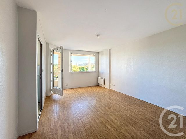 Appartement F2 à vendre - 2 pièces - 49.7 m2 - ST FARGEAU PONTHIERRY - 77 - ILE-DE-FRANCE - Century 21 Domaine Du Parc