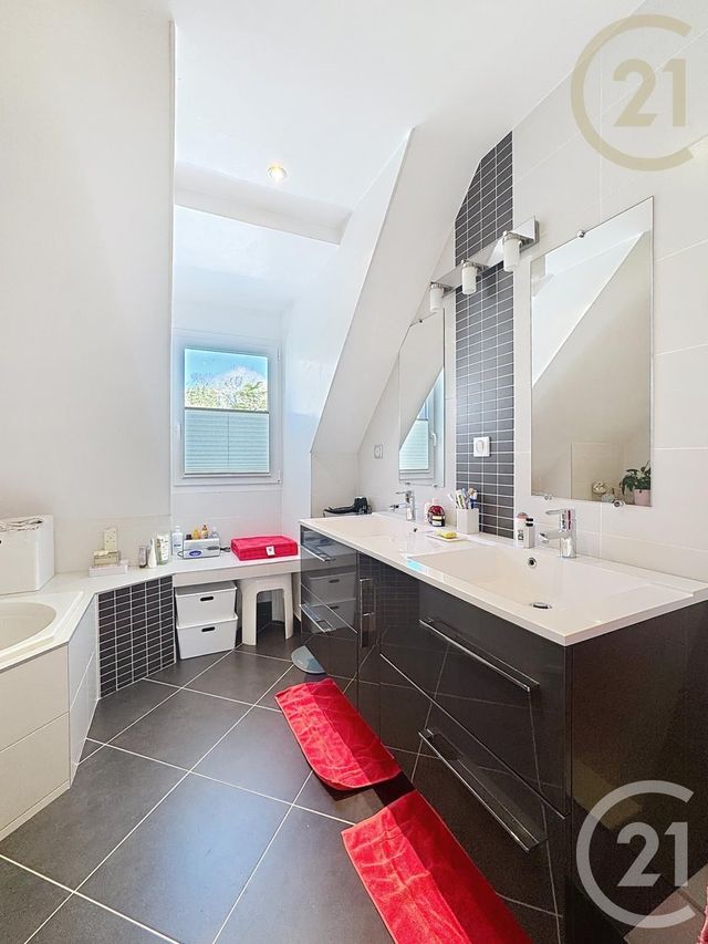 maison à vendre - 9 pièces - 200.0 m2 - ST SAUVEUR SUR ECOLE - 77 - ILE-DE-FRANCE - Century 21 Domaine Du Parc