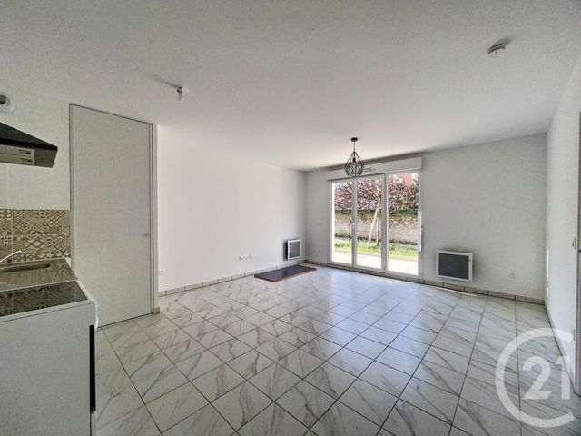 Appartement F2 à vendre - 2 pièces - 41.81 m2 - ST FARGEAU PONTHIERRY - 77 - ILE-DE-FRANCE - Century 21 Domaine Du Parc