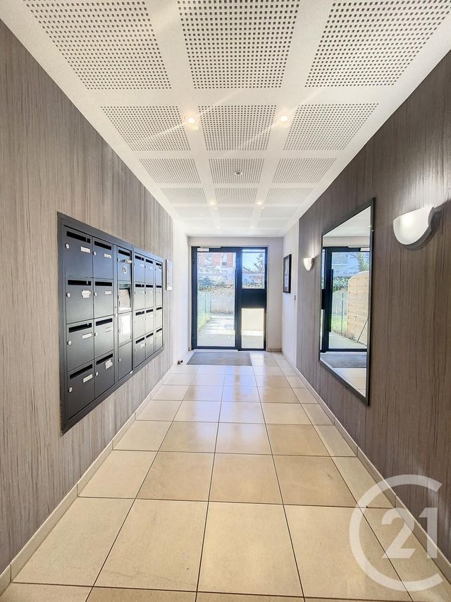 Appartement F2 à vendre - 2 pièces - 41.81 m2 - ST FARGEAU PONTHIERRY - 77 - ILE-DE-FRANCE - Century 21 Domaine Du Parc