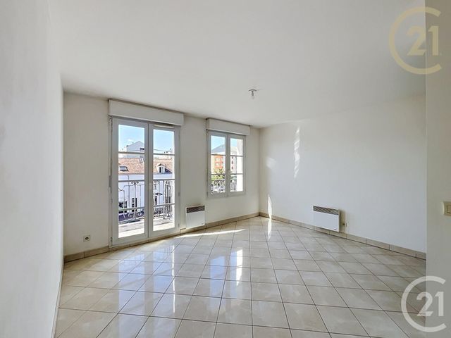 Appartement F2 à vendre - 2 pièces - 38.67 m2 - ST FARGEAU PONTHIERRY - 77 - ILE-DE-FRANCE - Century 21 Domaine Du Parc