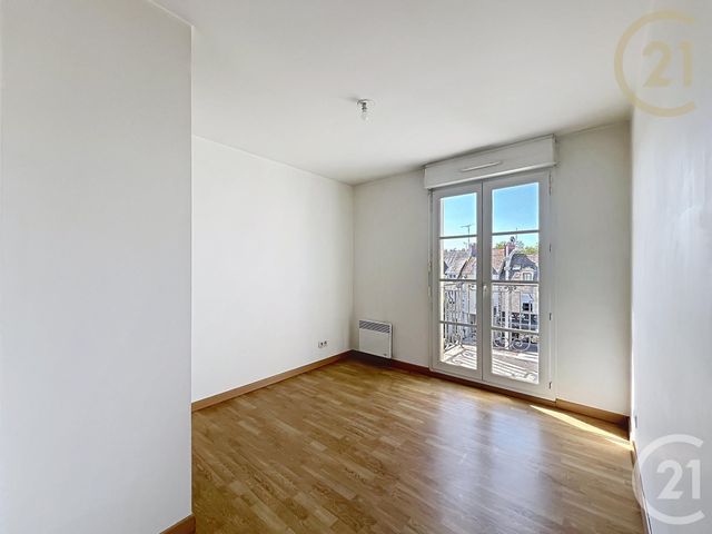Appartement F2 à vendre - 2 pièces - 38.67 m2 - ST FARGEAU PONTHIERRY - 77 - ILE-DE-FRANCE - Century 21 Domaine Du Parc