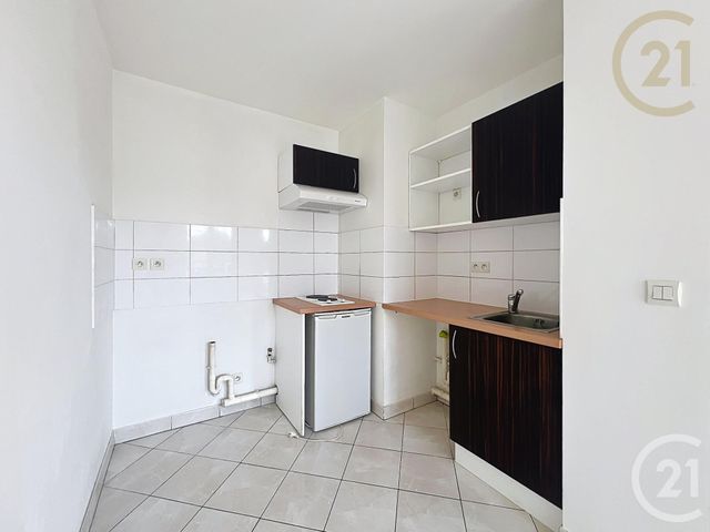 Appartement F2 à vendre - 2 pièces - 38.67 m2 - ST FARGEAU PONTHIERRY - 77 - ILE-DE-FRANCE - Century 21 Domaine Du Parc