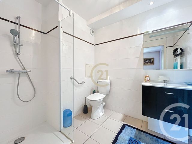 Appartement F2 à vendre - 2 pièces - 41.47 m2 - PRINGY - 77 - ILE-DE-FRANCE - Century 21 Domaine Du Parc