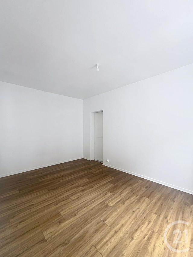 Appartement F1 à louer - 1 pièce - 23.88 m2 - MELUN - 77 - ILE-DE-FRANCE - Century 21 Domaine Du Parc