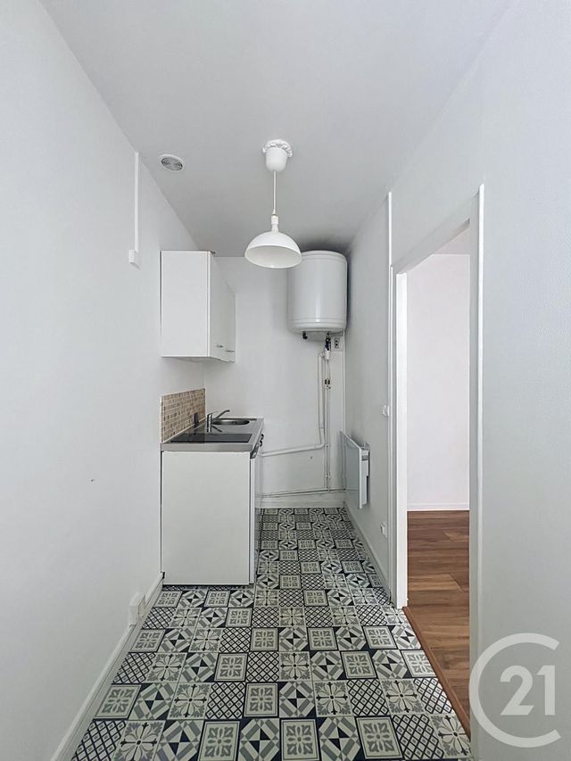 Appartement F1 à louer - 1 pièce - 23.88 m2 - MELUN - 77 - ILE-DE-FRANCE - Century 21 Domaine Du Parc