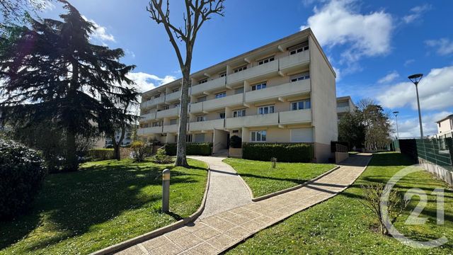 Appartement F2 à louer - 2 pièces - 47.3 m2 - ST FARGEAU PONTHIERRY - 77 - ILE-DE-FRANCE - Century 21 Domaine Du Parc