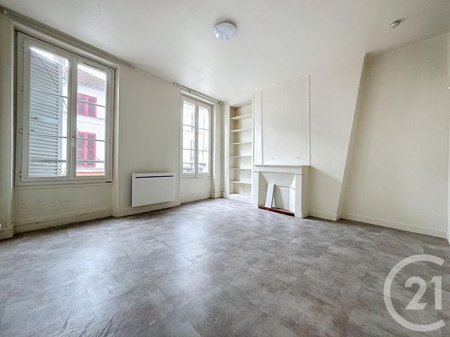 Appartement F1 à louer MELUN