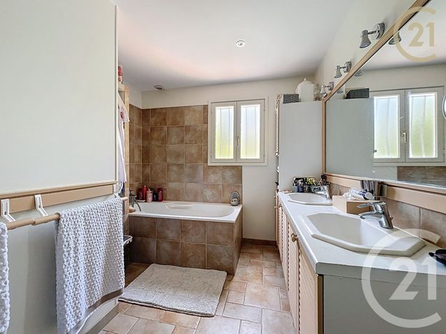 maison à vendre - 8 pièces - 199.6 m2 - ST FARGEAU PONTHIERRY - 77 - ILE-DE-FRANCE - Century 21 Domaine Du Parc