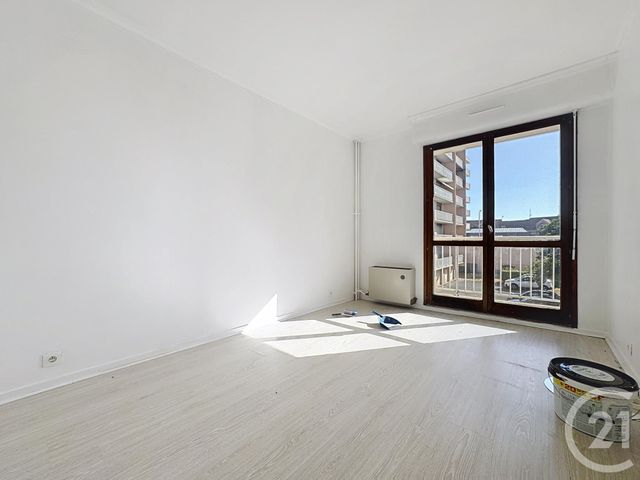 Appartement F3 à louer - 3 pièces - 72.28 m2 - MELUN - 77 - ILE-DE-FRANCE - Century 21 Domaine Du Parc