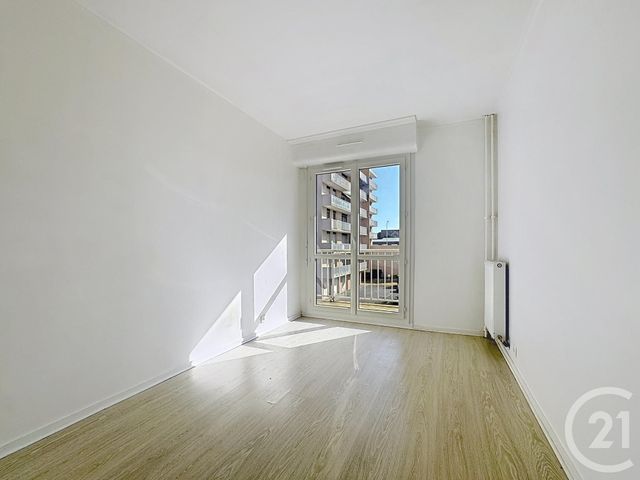 Appartement F3 à louer - 3 pièces - 72.28 m2 - MELUN - 77 - ILE-DE-FRANCE - Century 21 Domaine Du Parc