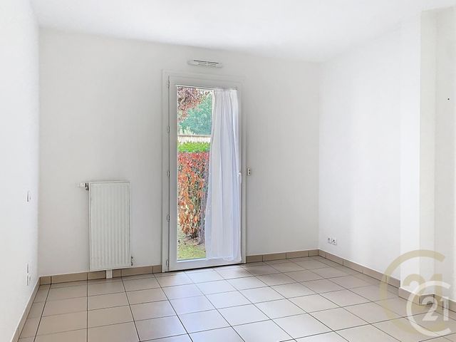 Appartement F2 à vendre - 2 pièces - 43.69 m2 - PRINGY - 77 - ILE-DE-FRANCE - Century 21 Domaine Du Parc