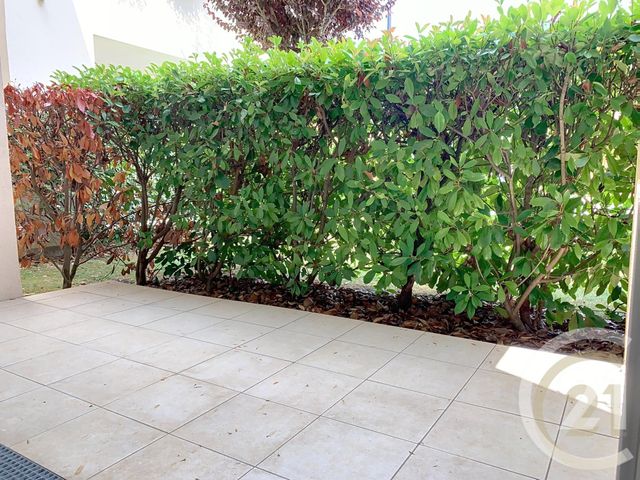 Appartement F2 à vendre - 2 pièces - 43.69 m2 - PRINGY - 77 - ILE-DE-FRANCE - Century 21 Domaine Du Parc