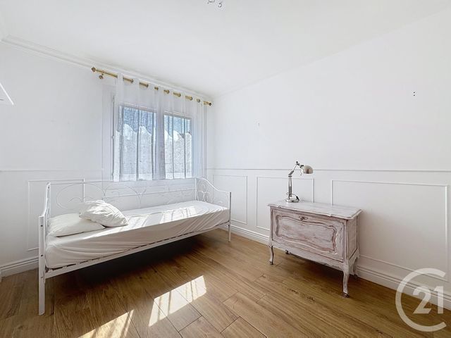 Appartement F4 à louer - 4 pièces - 72.82 m2 - ST FARGEAU PONTHIERRY - 77 - ILE-DE-FRANCE - Century 21 Domaine Du Parc