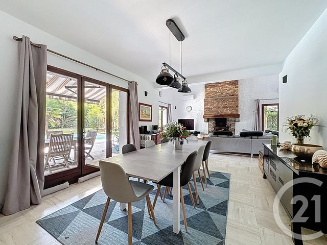 maison à louer - 6 pièces - 206.08 m2 - ST SAUVEUR SUR ECOLE - 77 - ILE-DE-FRANCE - Century 21 Domaine Du Parc