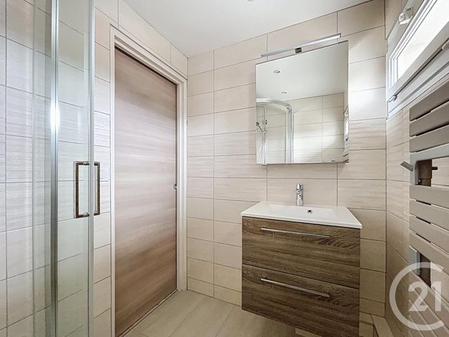 Afficher la photo en grand Appartement F3 à louer - 3 pièces - 64.83 m2 - ST FARGEAU PONTHIERRY - 77 - ILE-DE-FRANCE - Century 21 Domaine Du Parc