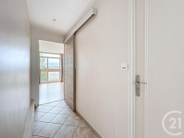 Afficher la photo en grand Appartement F3 à louer - 3 pièces - 64.83 m2 - ST FARGEAU PONTHIERRY - 77 - ILE-DE-FRANCE - Century 21 Domaine Du Parc