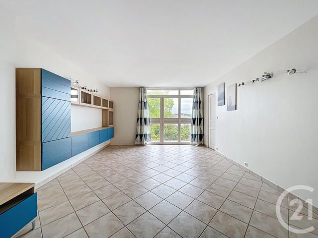 Appartement F3 à louer - 3 pièces - 64.83 m2 - ST FARGEAU PONTHIERRY - 77 - ILE-DE-FRANCE - Century 21 Domaine Du Parc