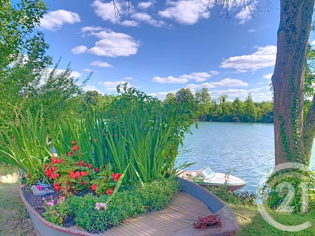 maison à vendre - 7 pièces - 220.94 m2 - ST FARGEAU PONTHIERRY - 77 - ILE-DE-FRANCE - Century 21 Domaine Du Parc