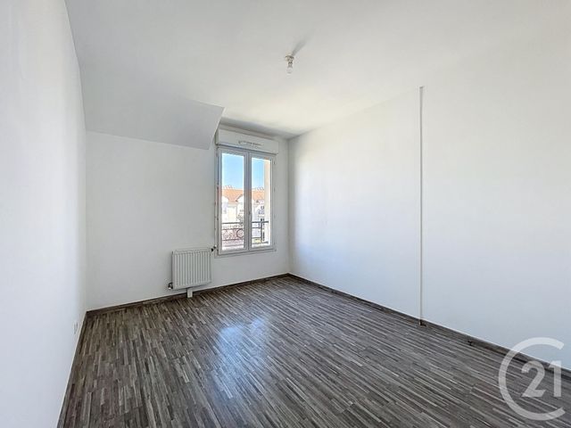 Appartement F3 à louer - 3 pièces - 51.13 m2 - ST FARGEAU PONTHIERRY - 77 - ILE-DE-FRANCE - Century 21 Domaine Du Parc