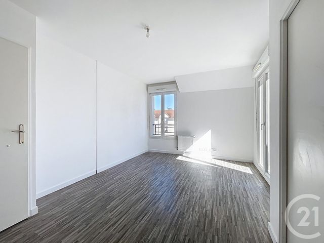 Appartement F3 à louer - 3 pièces - 51.13 m2 - ST FARGEAU PONTHIERRY - 77 - ILE-DE-FRANCE - Century 21 Domaine Du Parc