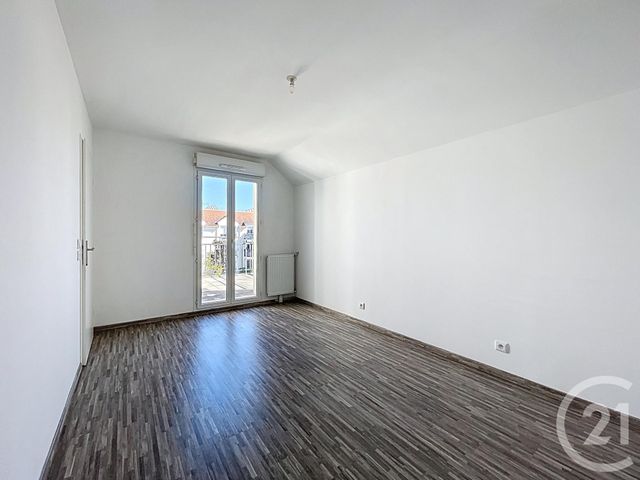 Appartement F3 à louer - 3 pièces - 51.13 m2 - ST FARGEAU PONTHIERRY - 77 - ILE-DE-FRANCE - Century 21 Domaine Du Parc