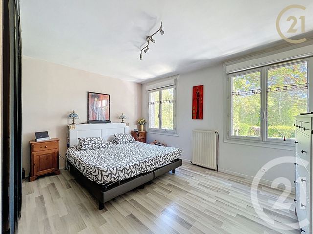 Afficher la photo en grand maison à vendre - 8 pièces - 240.0 m2 - ST FARGEAU PONTHIERRY - 77 - ILE-DE-FRANCE - Century 21 Domaine Du Parc