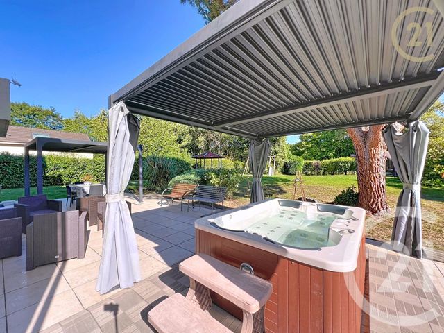 Afficher la photo en grand maison à vendre - 8 pièces - 240.0 m2 - ST FARGEAU PONTHIERRY - 77 - ILE-DE-FRANCE - Century 21 Domaine Du Parc