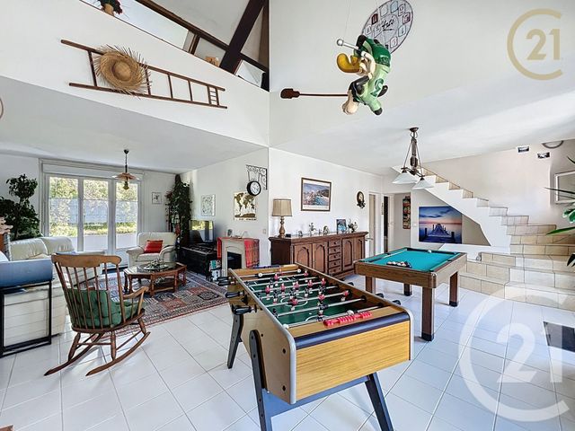 Afficher la photo en grand maison à vendre - 8 pièces - 240.0 m2 - ST FARGEAU PONTHIERRY - 77 - ILE-DE-FRANCE - Century 21 Domaine Du Parc