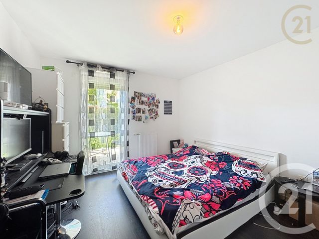 Appartement F2 à vendre - 2 pièces - 52.55 m2 - ST FARGEAU PONTHIERRY - 77 - ILE-DE-FRANCE - Century 21 Domaine Du Parc