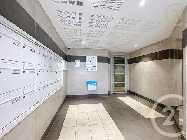 Appartement F2 à vendre - 2 pièces - 52.55 m2 - ST FARGEAU PONTHIERRY - 77 - ILE-DE-FRANCE - Century 21 Domaine Du Parc