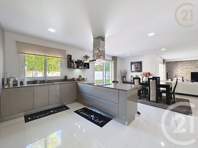 maison à vendre - 7 pièces - 148.4 m2 - ST SAUVEUR SUR ECOLE - 77 - ILE-DE-FRANCE - Century 21 Domaine Du Parc