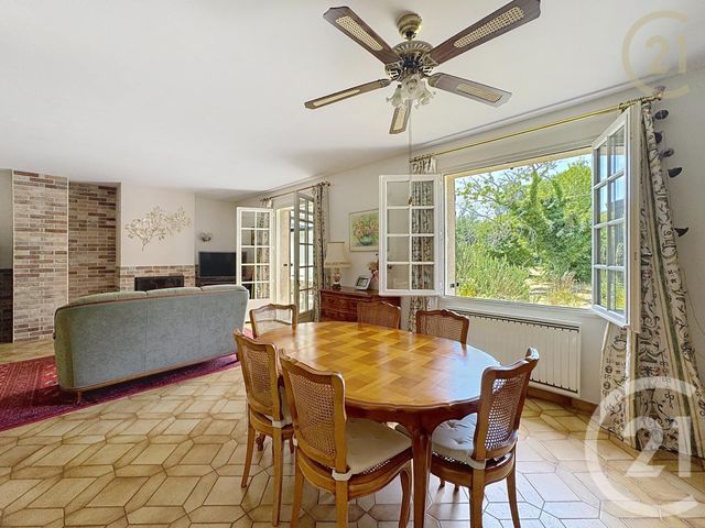 maison à vendre - 9 pièces - 204.12 m2 - PERTHES - 77 - ILE-DE-FRANCE - Century 21 Domaine Du Parc