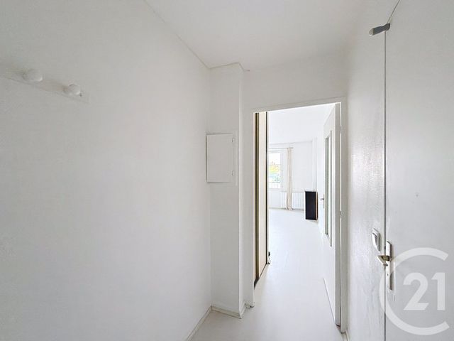 Afficher la photo en grand Appartement F1 à vendre - 1 pièce - 22.84 m2 - MELUN - 77 - ILE-DE-FRANCE - Century 21 Domaine Du Parc
