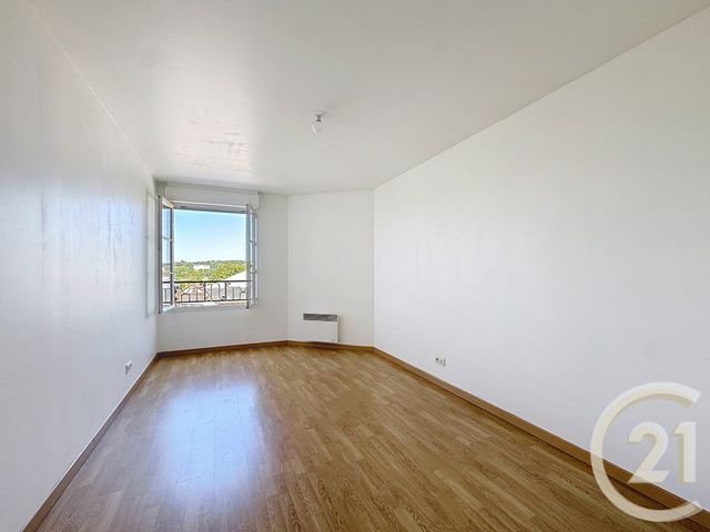 Appartement F2 à louer - 2 pièces - 52.54 m2 - ST FARGEAU PONTHIERRY - 77 - ILE-DE-FRANCE - Century 21 Domaine Du Parc