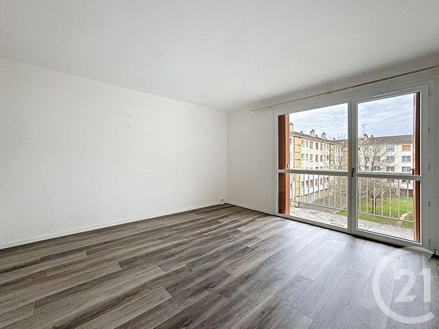 Appartement F3 à louer - 3 pièces - 64.04 m2 - ST FARGEAU PONTHIERRY - 77 - ILE-DE-FRANCE - Century 21 Domaine Du Parc