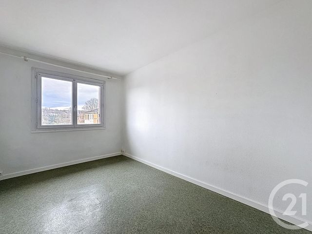 Appartement F3 à louer - 3 pièces - 64.04 m2 - ST FARGEAU PONTHIERRY - 77 - ILE-DE-FRANCE - Century 21 Domaine Du Parc