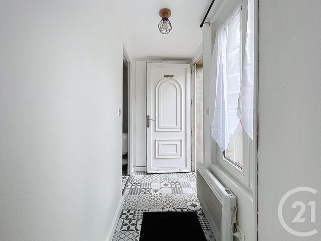 Appartement Studio à louer - 1 pièce - 21.64 m2 - MELUN - 77 - ILE-DE-FRANCE - Century 21 Domaine Du Parc