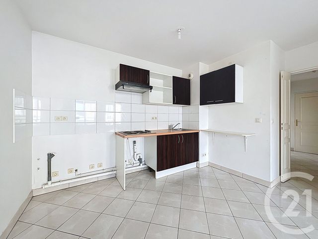 Appartement F3 à vendre - 3 pièces - 58.09 m2 - ST FARGEAU PONTHIERRY - 77 - ILE-DE-FRANCE - Century 21 Domaine Du Parc