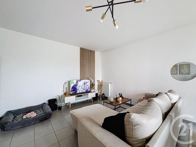 Appartement F3 à louer - 3 pièces - 69.95 m2 - ST FARGEAU PONTHIERRY - 77 - ILE-DE-FRANCE - Century 21 Domaine Du Parc