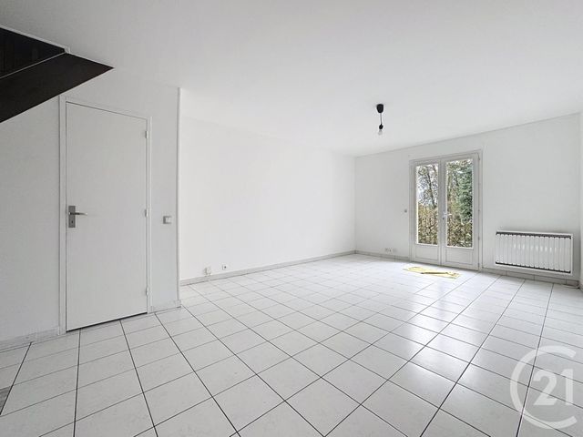 Appartement F3 à louer - 3 pièces - 64.96 m2 - PRINGY - 77 - ILE-DE-FRANCE - Century 21 Domaine Du Parc