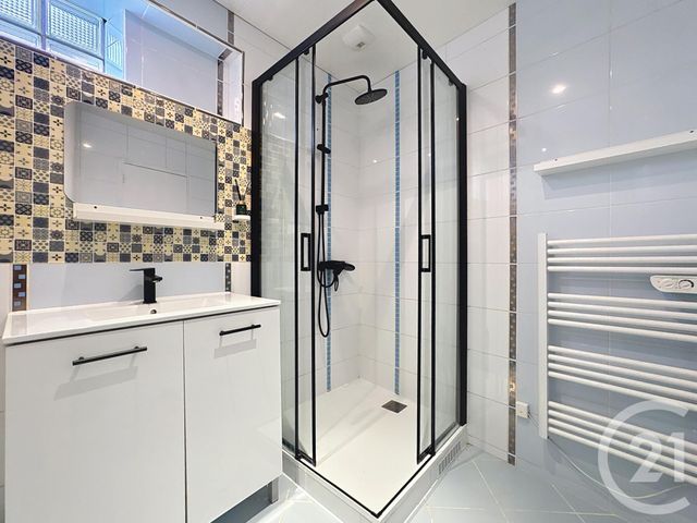 Appartement F3 à louer - 3 pièces - 64.96 m2 - PRINGY - 77 - ILE-DE-FRANCE - Century 21 Domaine Du Parc